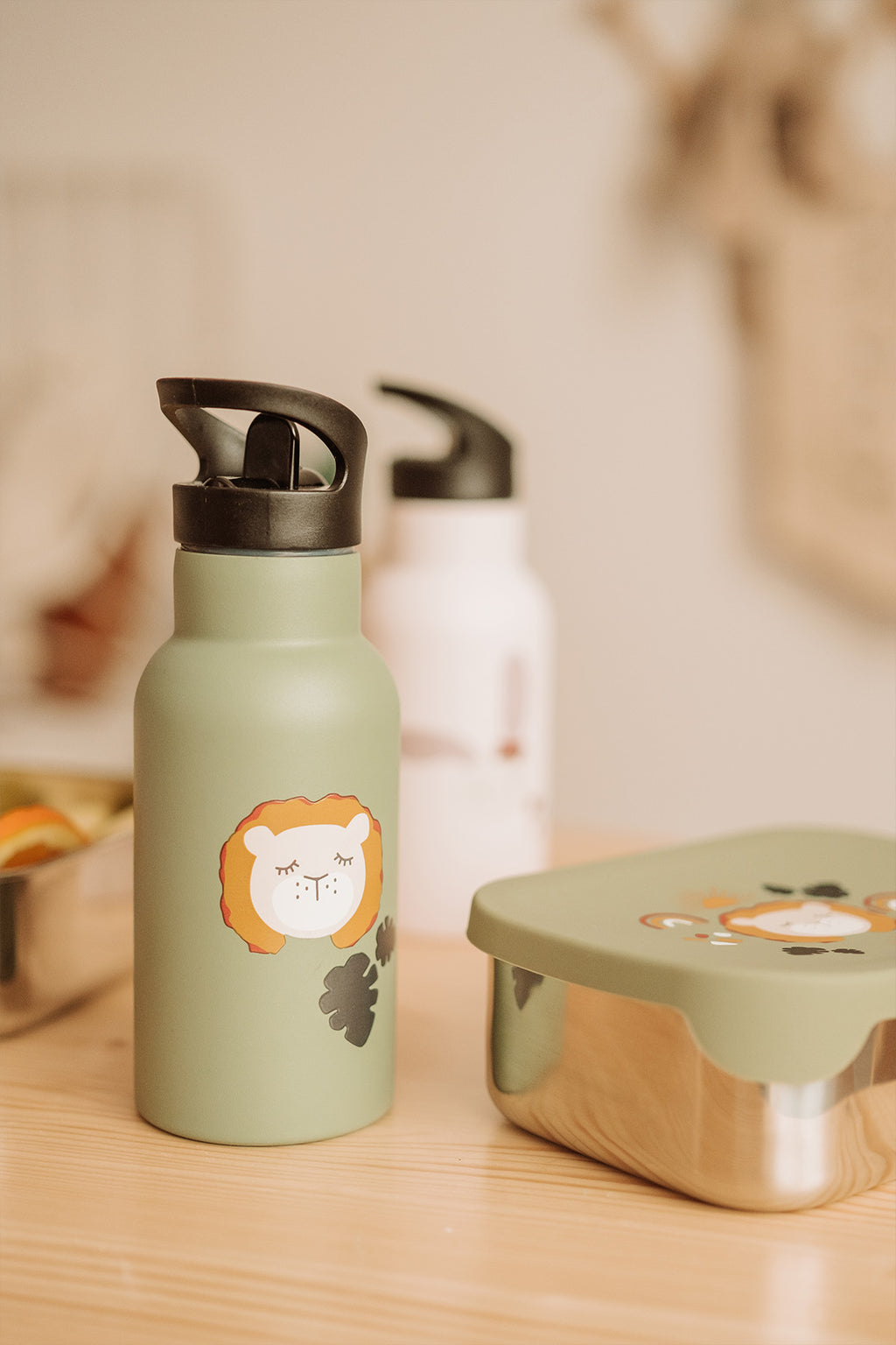 Kikadu Trinkflasche Löwe Olive