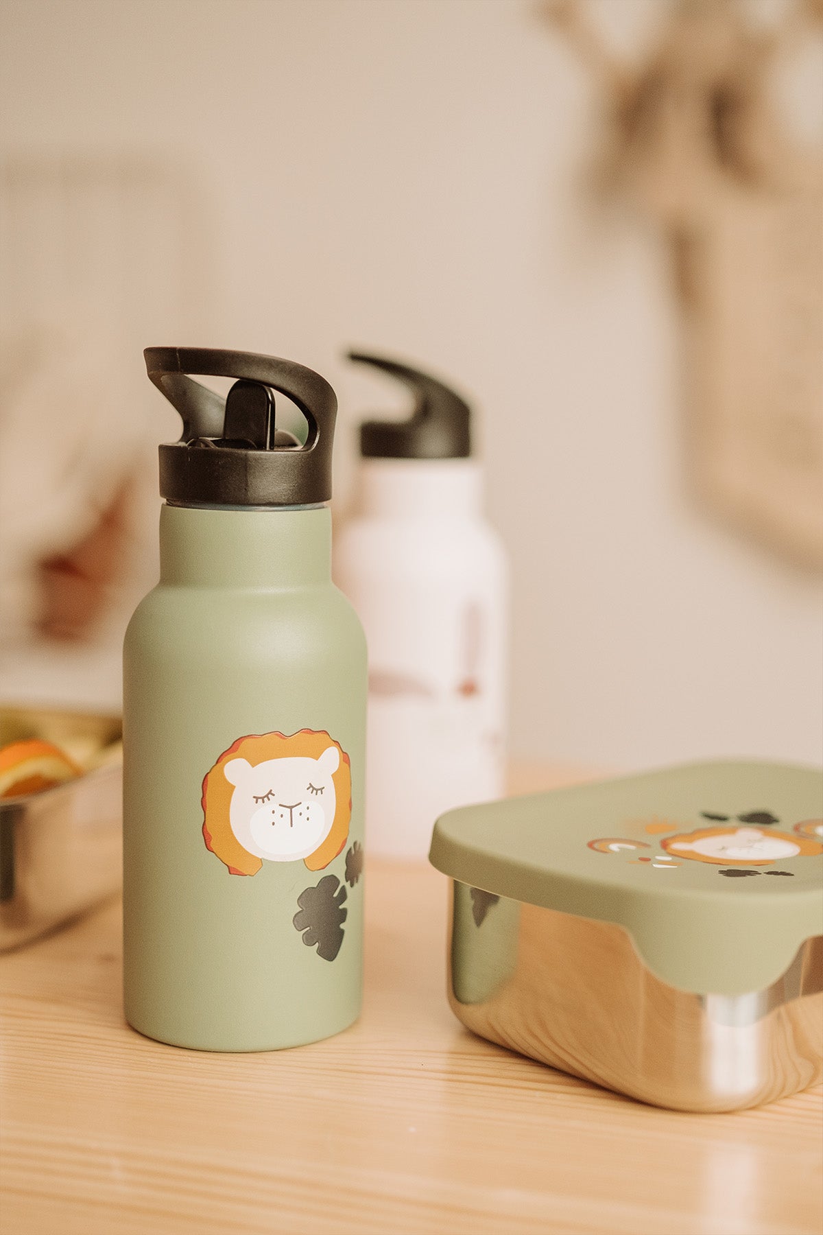 Kikadu Trinkflasche Löwe Olive
