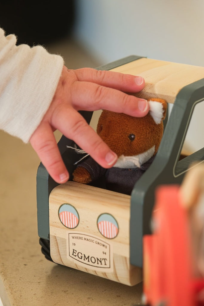 Egmont Polizeiauto aus Holz mit Miniaturfreund