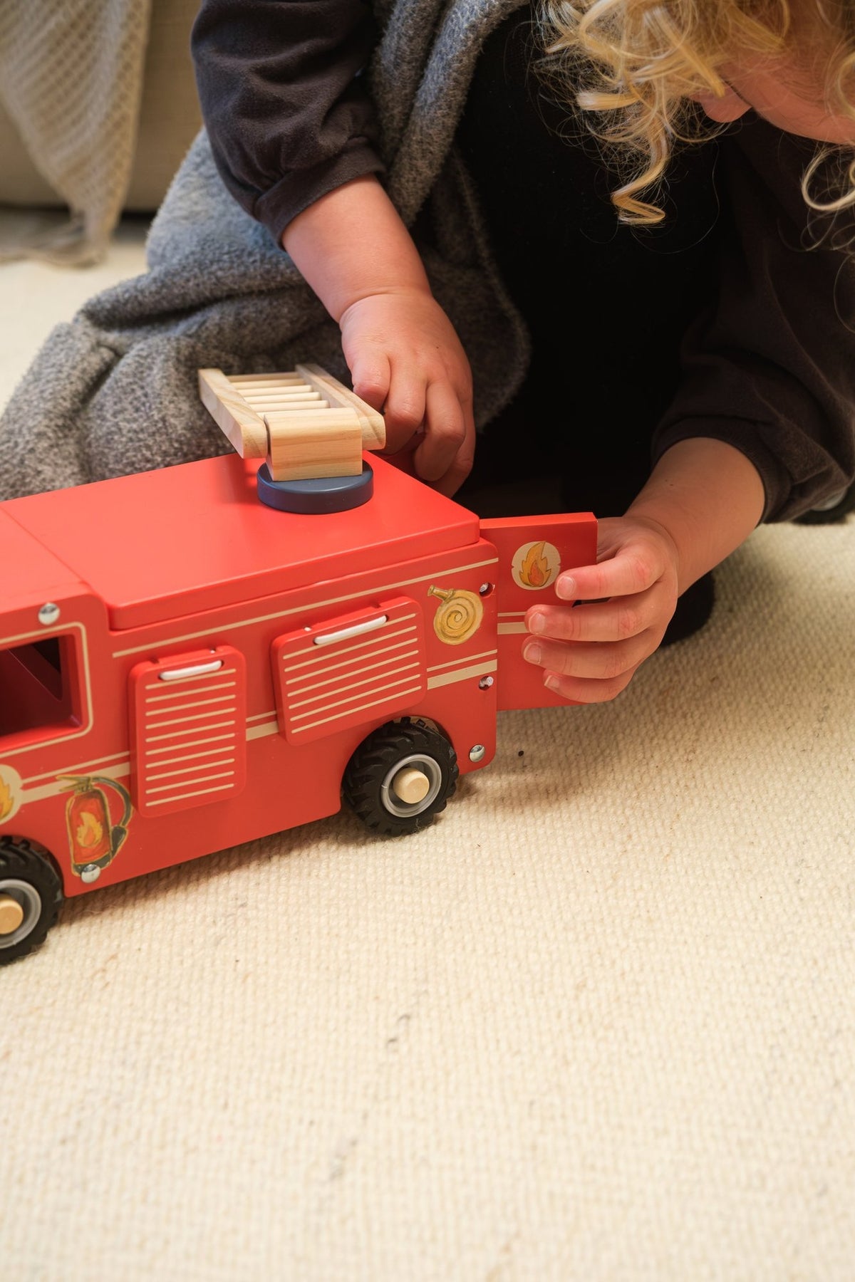Egmont Feuerwehrauto mit Miniaturfreund in groß